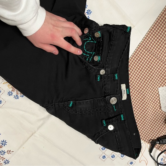 True Religion, mens skinny relaxed Roco jeans, Big T stitch, green. washed once - Picture 4 of 5